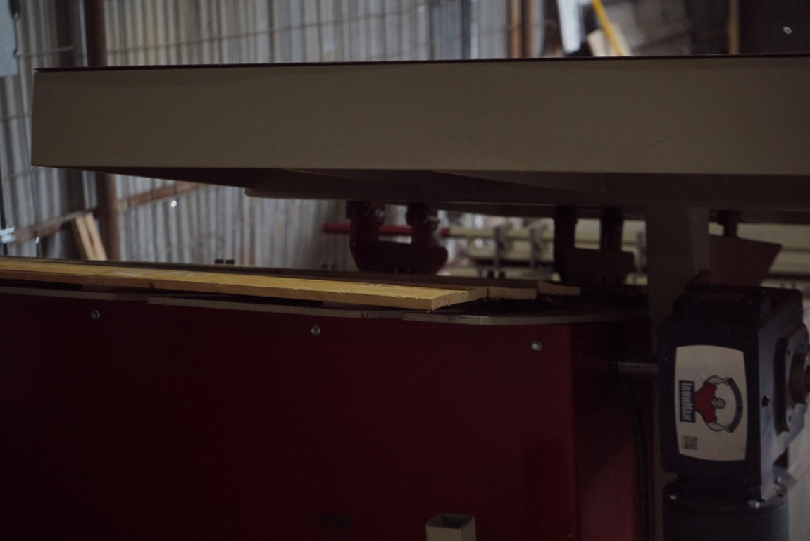 pallet disassembly machine